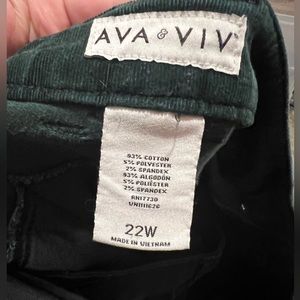 Green corduroy pants. Ava & Vic. Size 22.